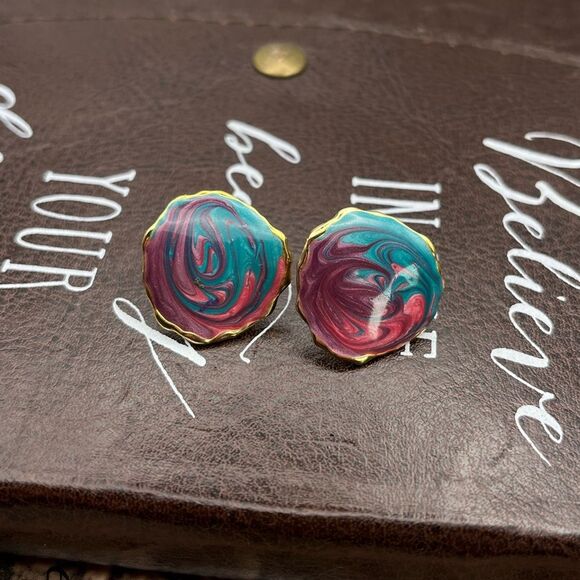 Vintage 1990s Pastel Paint Swirled Gold Tone Enamel Circle Stud Earrings - Picture 4 of 7